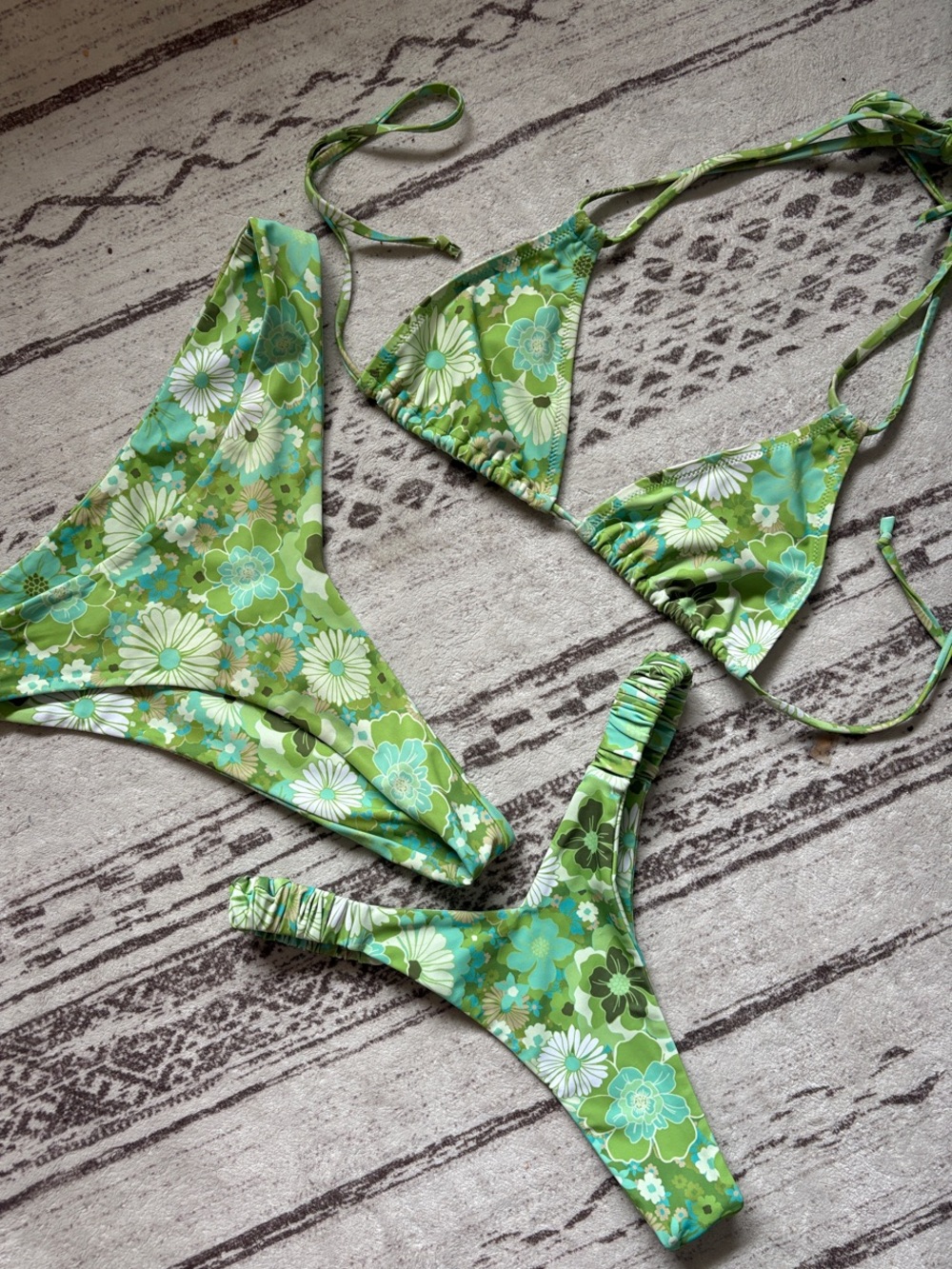 Kulani Kinis appletini print